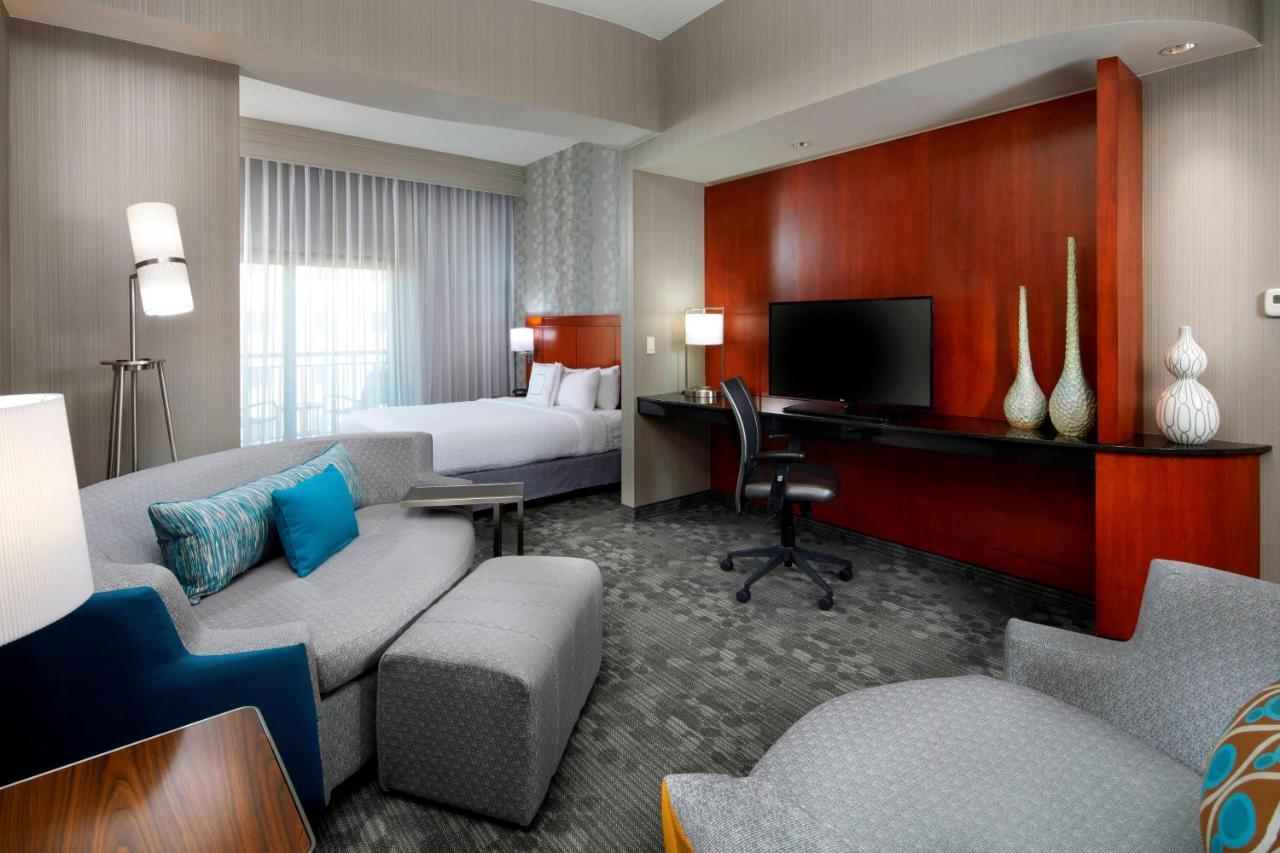Hotel Courtyard By Marriott San Antonio Six Flags At The Rim Exterior foto